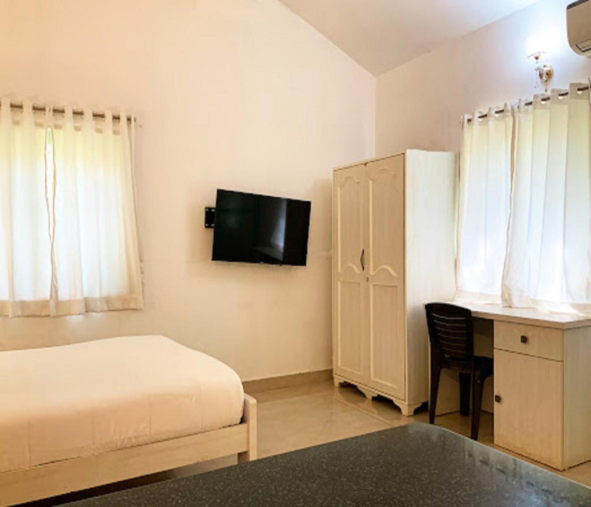 Lar Amorosa Boutique Hotel - Goa Calangute Esterno foto
