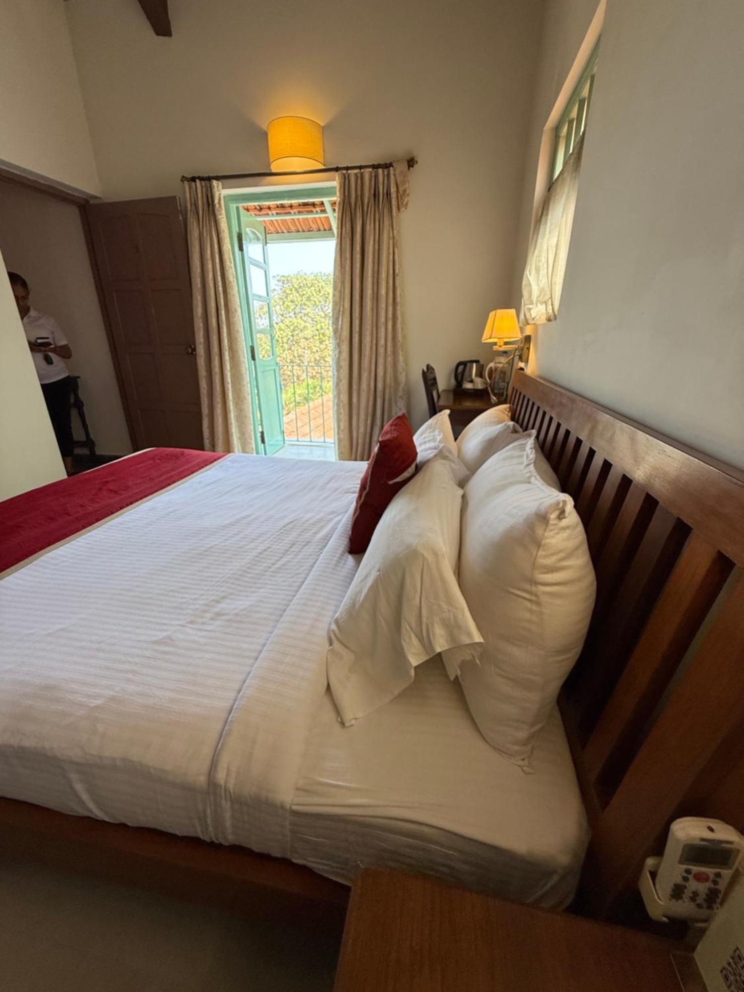 Lar Amorosa Boutique Hotel - Goa Calangute Esterno foto