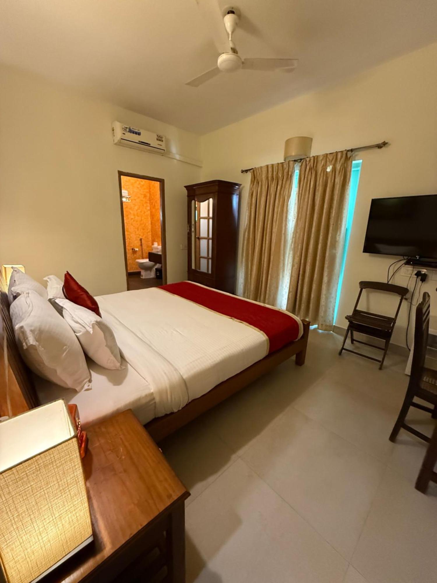 Lar Amorosa Boutique Hotel - Goa Calangute Esterno foto
